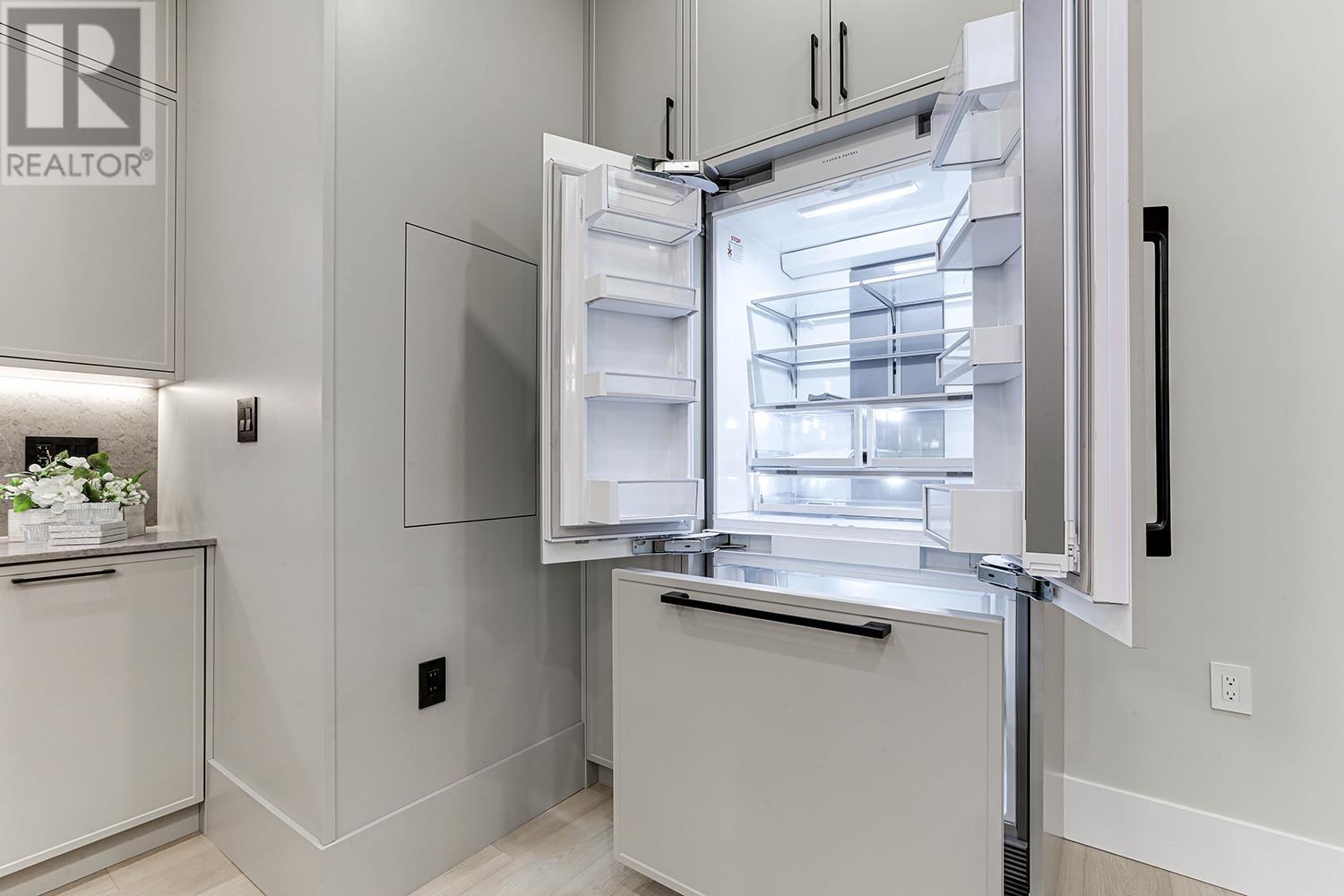 Listing Picture 16 of 35 : 1 1826 E 2ND AVENUE, Vancouver / 溫哥華 - 魯藝地產 Yvonne Lu Group - MLS Medallion Club Member