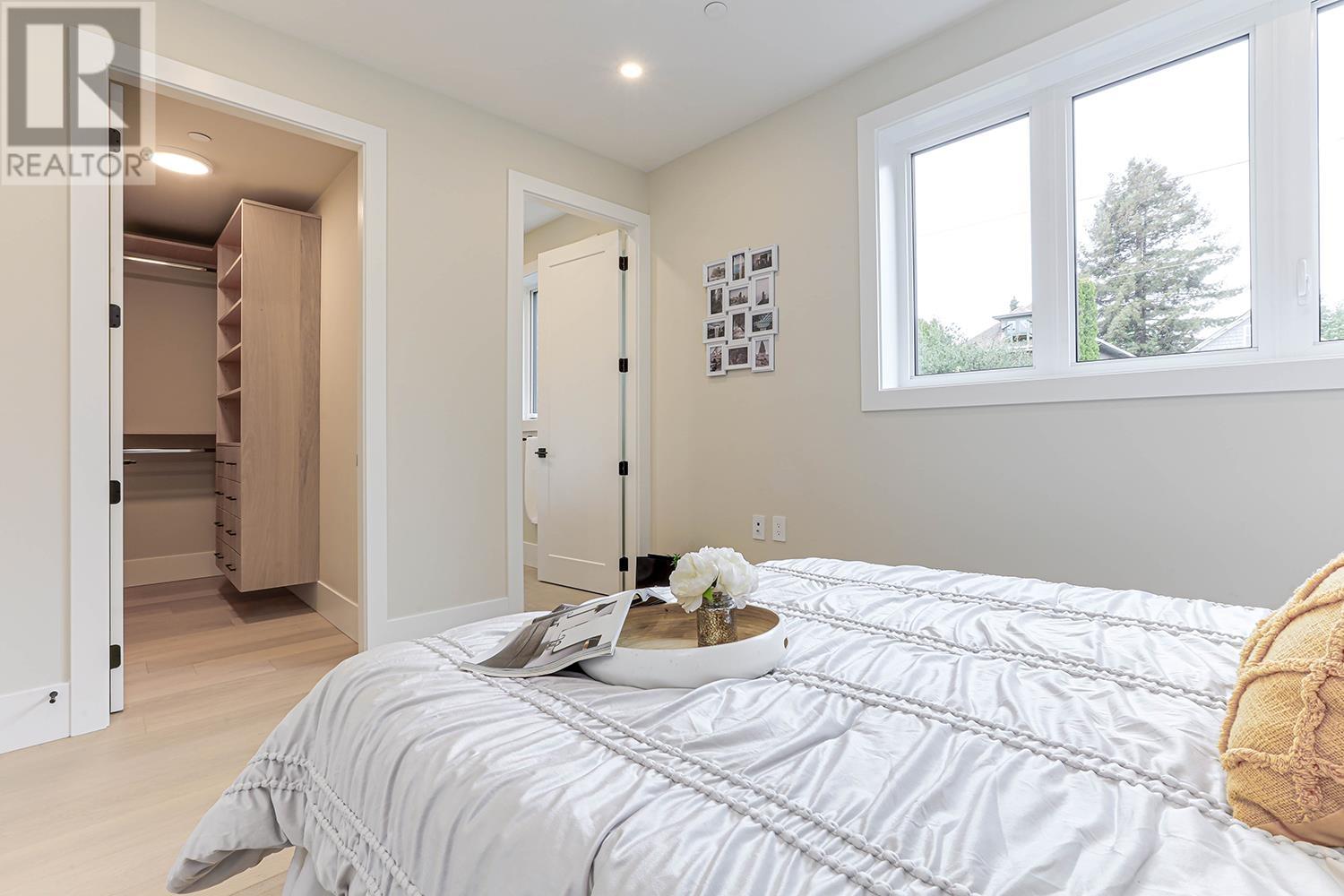 Listing Picture 20 of 35 : 1 1826 E 2ND AVENUE, Vancouver / 溫哥華 - 魯藝地產 Yvonne Lu Group - MLS Medallion Club Member