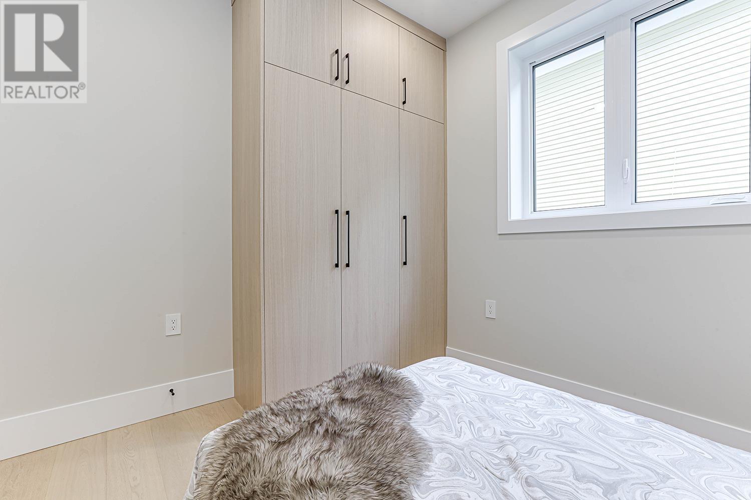 Listing Picture 26 of 35 : 1 1826 E 2ND AVENUE, Vancouver / 溫哥華 - 魯藝地產 Yvonne Lu Group - MLS Medallion Club Member