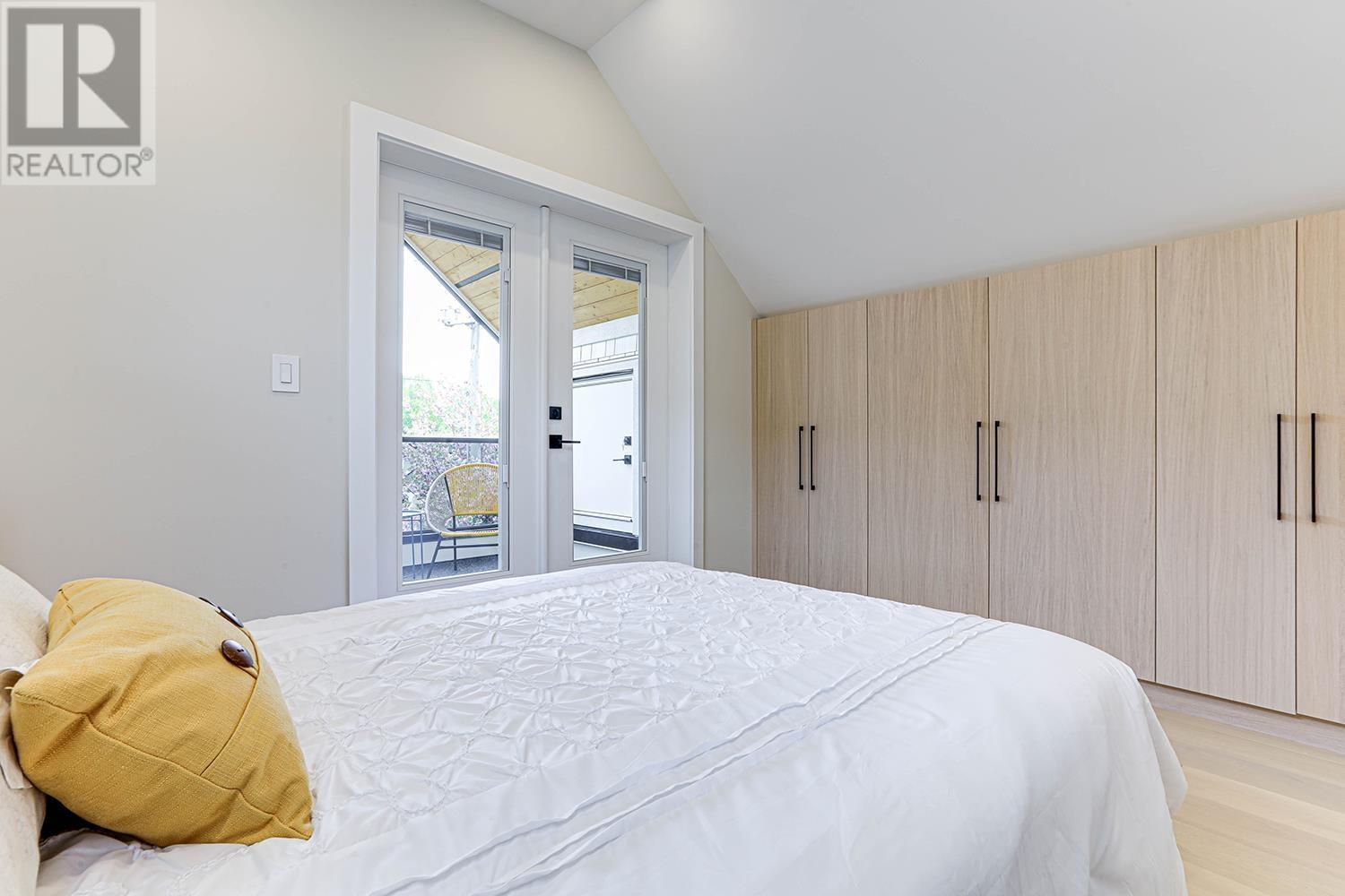 Listing Picture 30 of 35 : 1 1826 E 2ND AVENUE, Vancouver / 溫哥華 - 魯藝地產 Yvonne Lu Group - MLS Medallion Club Member