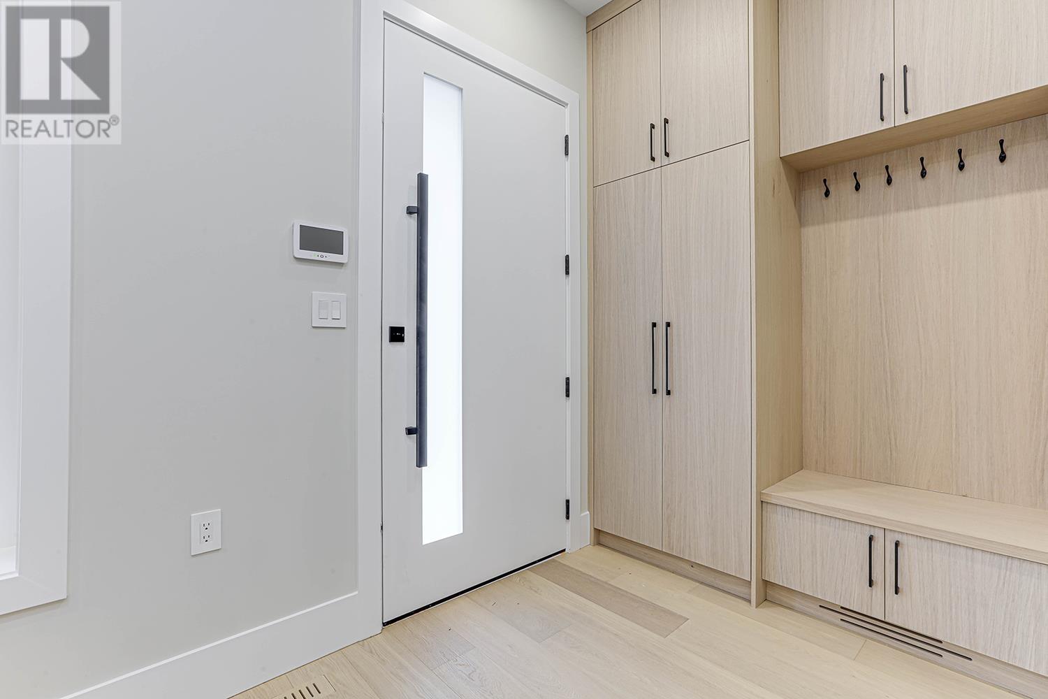 Listing Picture 7 of 35 : 1 1826 E 2ND AVENUE, Vancouver / 溫哥華 - 魯藝地產 Yvonne Lu Group - MLS Medallion Club Member