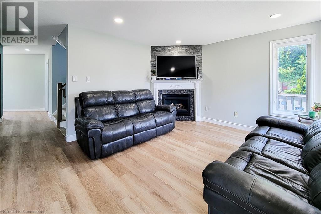 55 Alexsia Court, Hamilton, Ontario  L9B 2T3 - Photo 8 - 40675025