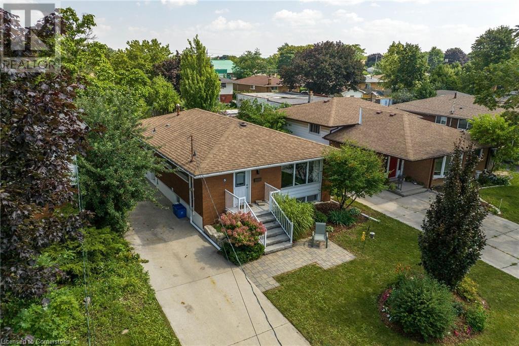 5 Burrwood Drive, Hamilton, Ontario  L9C 3S9 - Photo 2 - 40674835