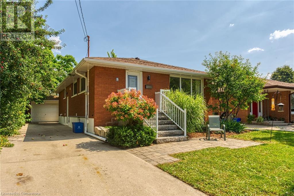 5 Burrwood Drive, Hamilton, Ontario  L9C 3S9 - Photo 3 - 40674835