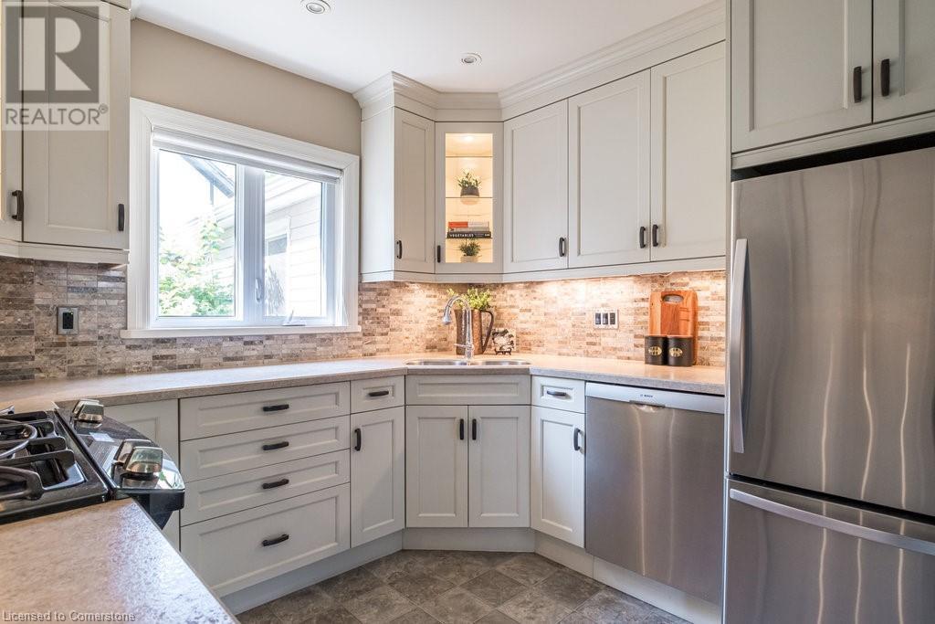 5 Rowanwood Avenue, Hamilton, Ontario  L9H 4C9 - Photo 13 - 40674521