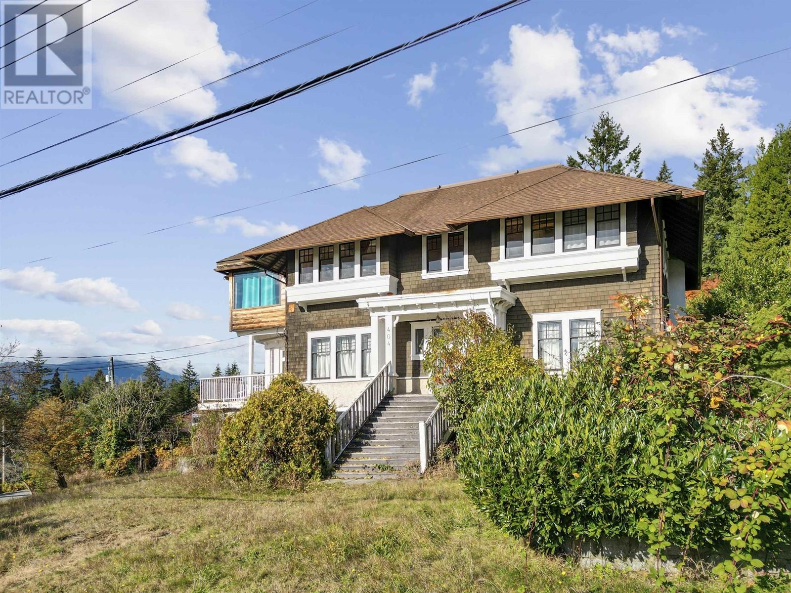 404 Somerset Street, North Vancouver, British Columbia  V7N 1G3 - Photo 5 - R2942731