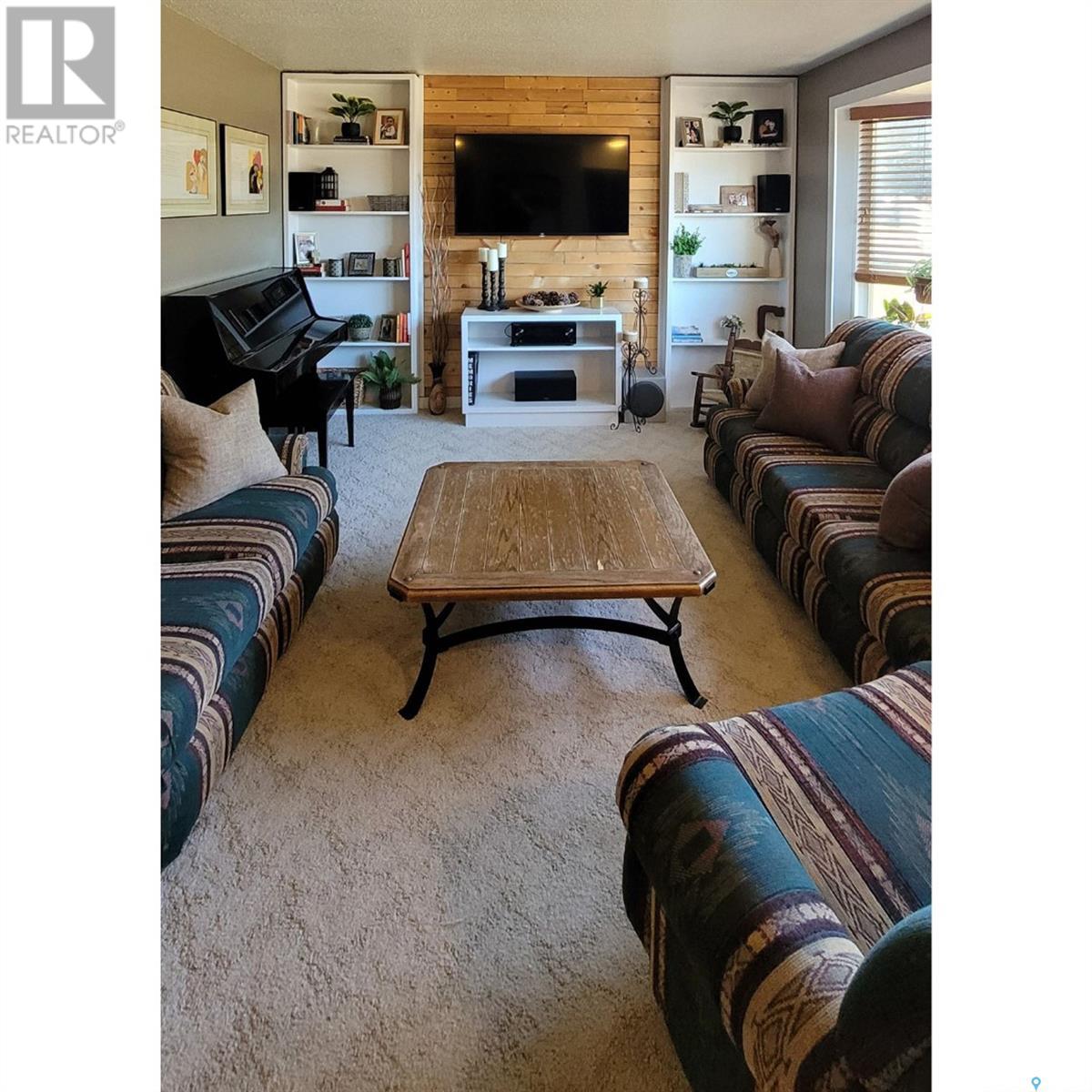 704 Railway Avenue, Loon Lake, Saskatchewan  S0M 1L0 - Photo 2 - SK987786