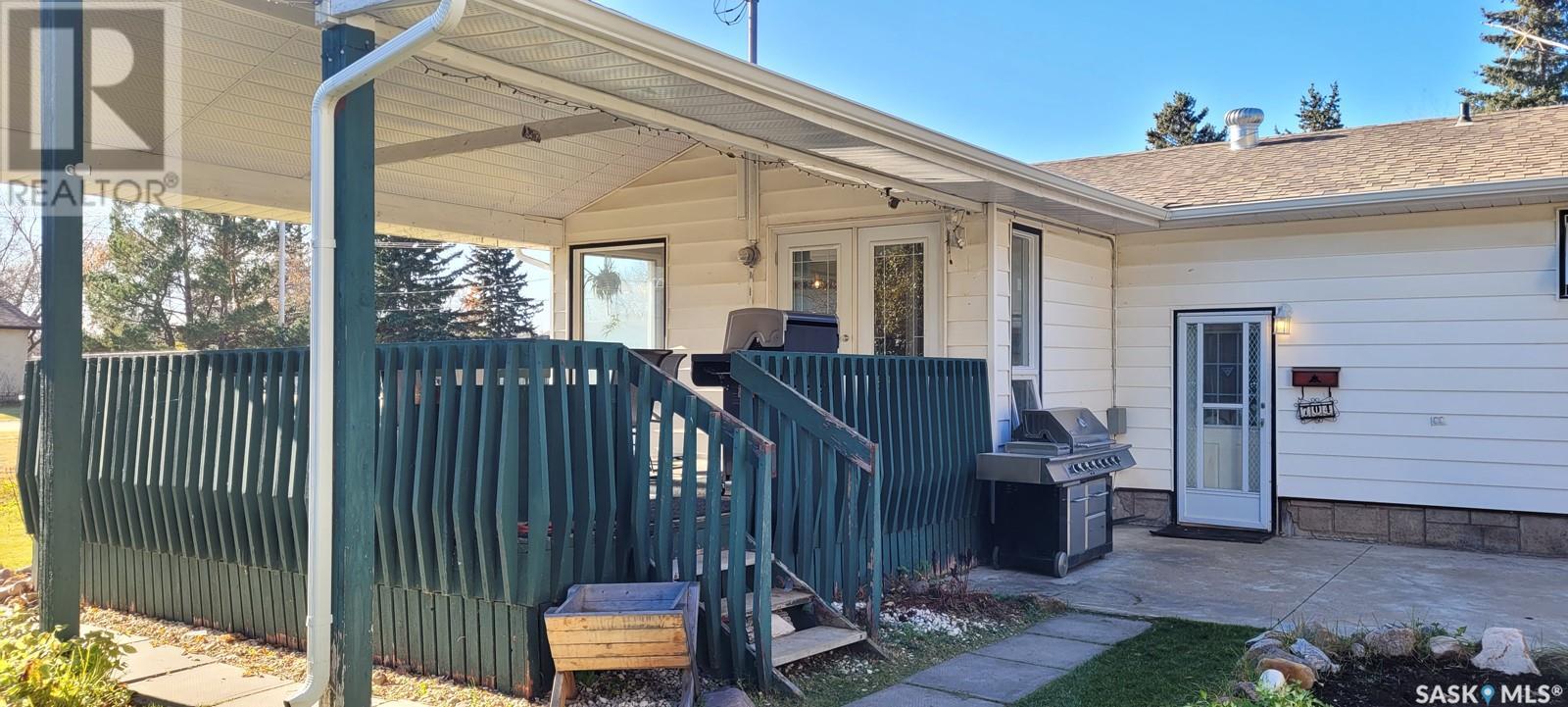704 Railway Avenue, Loon Lake, Saskatchewan  S0M 1L0 - Photo 27 - SK987786