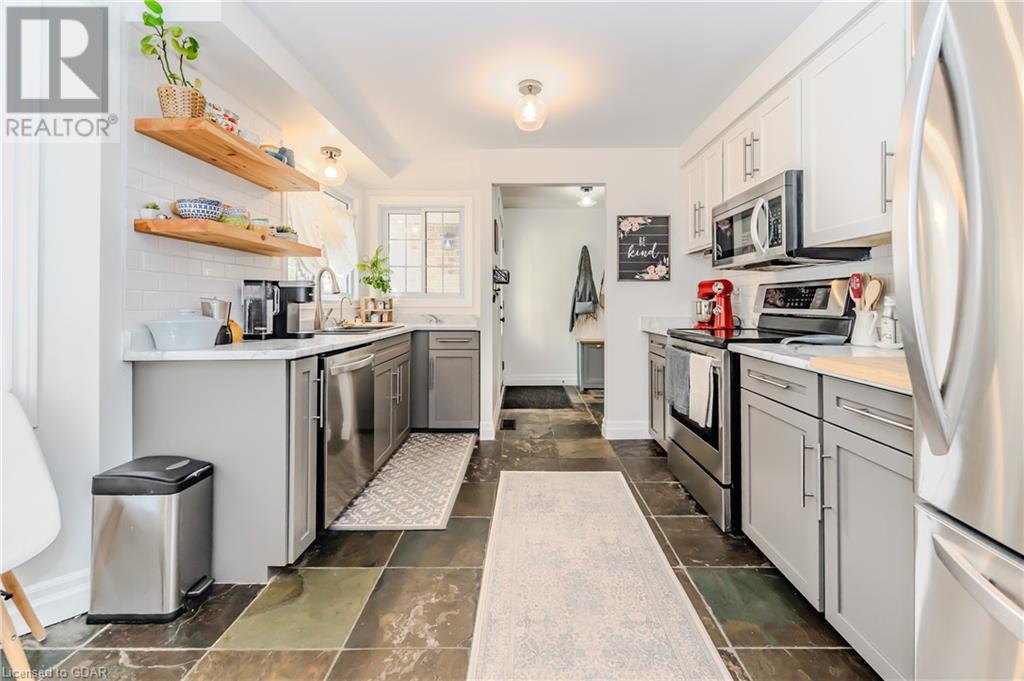 106 Woodlawn Road E