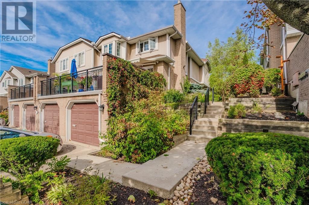 106 Woodlawn Road E