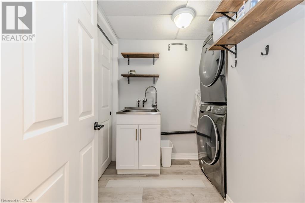 106 Woodlawn Road E