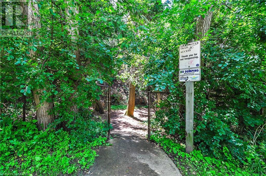 106 Woodlawn Road E