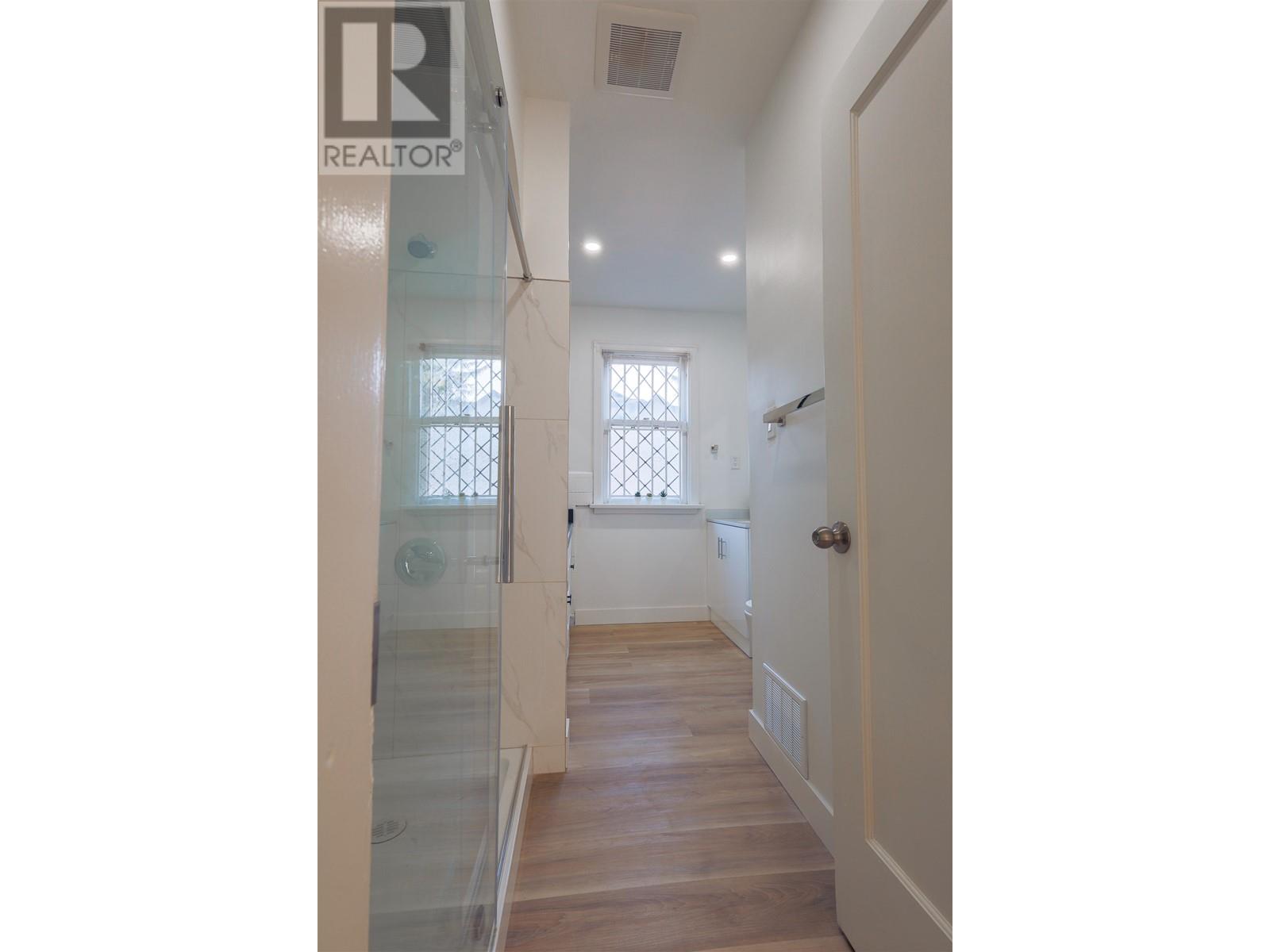 Listing Picture 10 of 40 : 1307 W 41ST AVENUE, Vancouver / 溫哥華 - 魯藝地產 Yvonne Lu Group - MLS Medallion Club Member