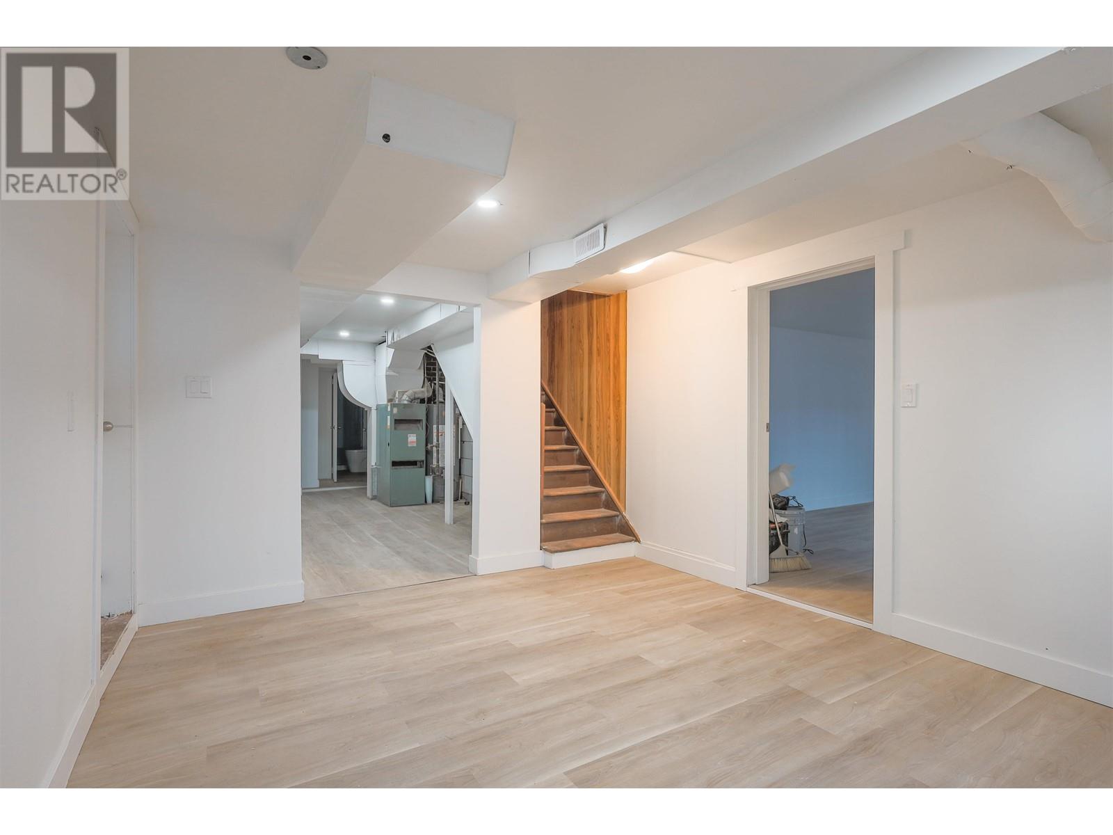 Listing Picture 17 of 40 : 1307 W 41ST AVENUE, Vancouver / 溫哥華 - 魯藝地產 Yvonne Lu Group - MLS Medallion Club Member