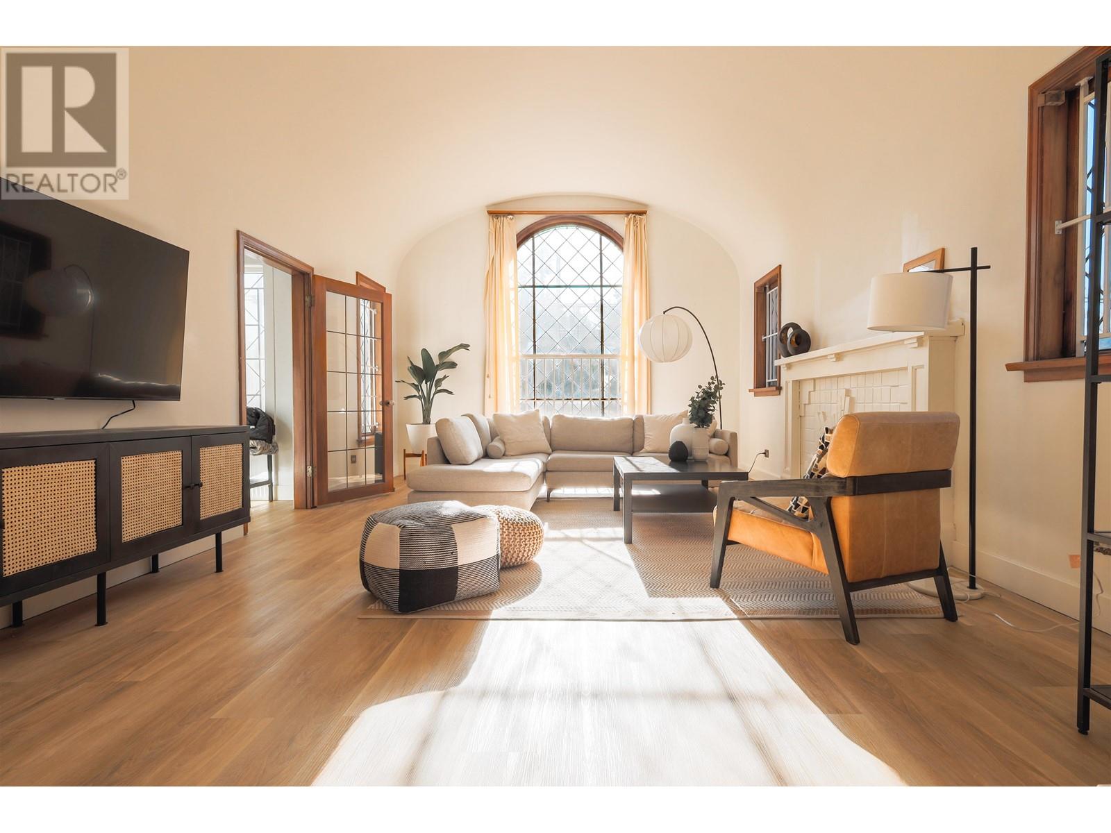 Listing Picture 4 of 40 : 1307 W 41ST AVENUE, Vancouver / 溫哥華 - 魯藝地產 Yvonne Lu Group - MLS Medallion Club Member