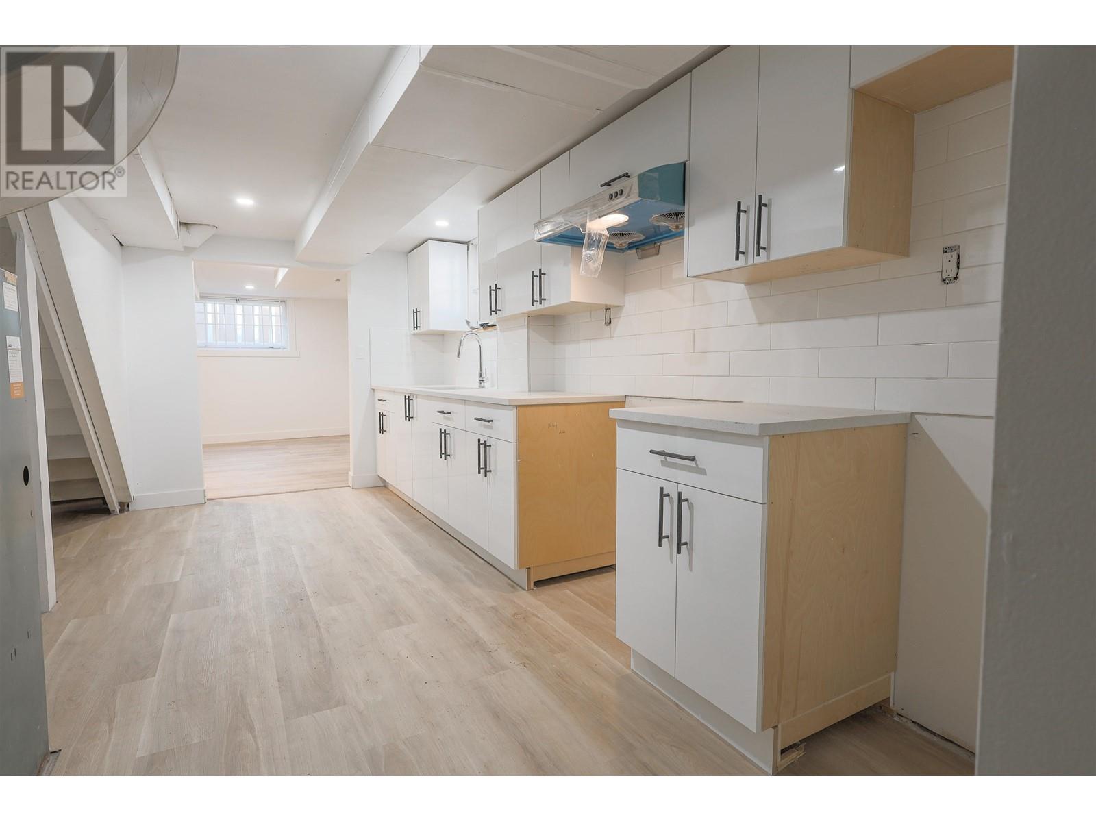 Listing Picture 19 of 40 : 1307 W 41ST AVENUE, Vancouver / 溫哥華 - 魯藝地產 Yvonne Lu Group - MLS Medallion Club Member