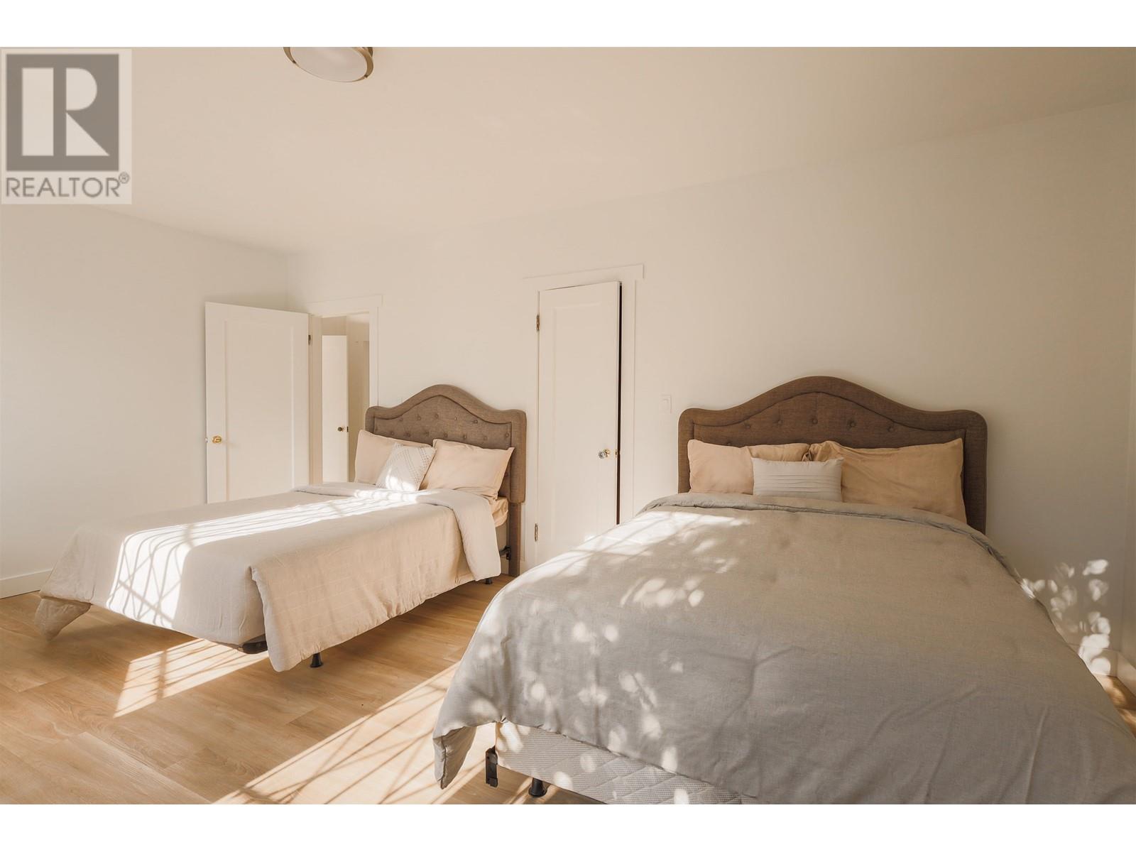 Listing Picture 13 of 40 : 1307 W 41ST AVENUE, Vancouver / 溫哥華 - 魯藝地產 Yvonne Lu Group - MLS Medallion Club Member