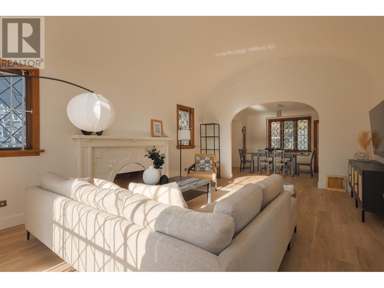 Listing Picture 5 of 40 : 1307 W 41ST AVENUE, Vancouver / 溫哥華 - 魯藝地產 Yvonne Lu Group - MLS Medallion Club Member