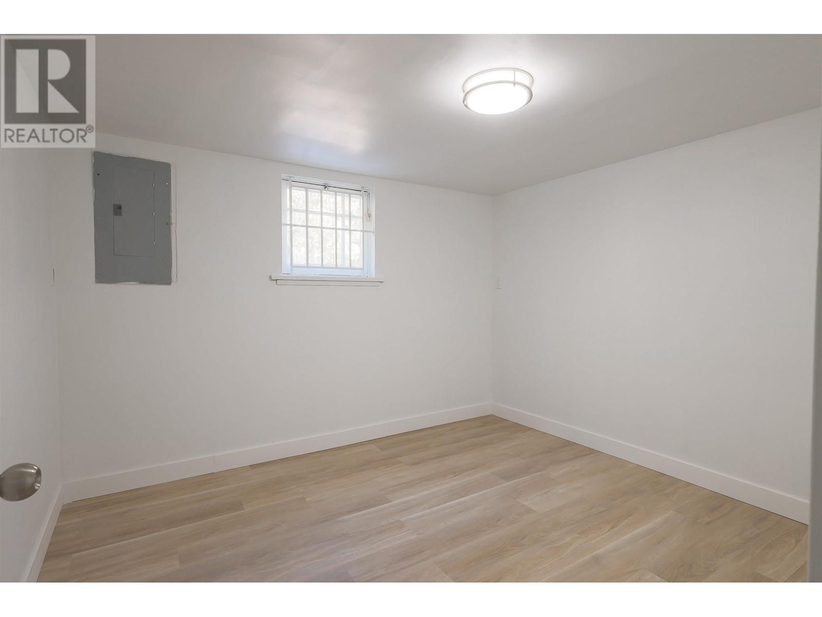 Listing Picture 25 of 40 : 1307 W 41ST AVENUE, Vancouver / 溫哥華 - 魯藝地產 Yvonne Lu Group - MLS Medallion Club Member