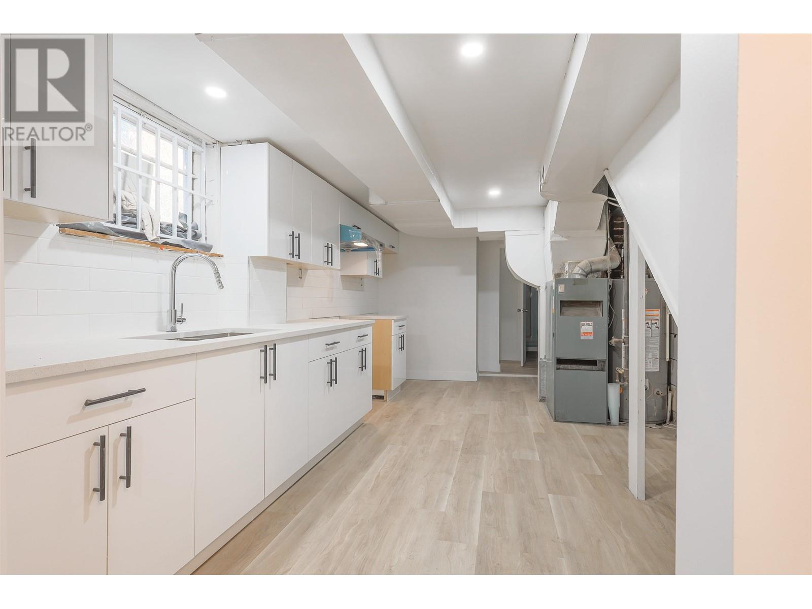 Listing Picture 18 of 40 : 1307 W 41ST AVENUE, Vancouver / 溫哥華 - 魯藝地產 Yvonne Lu Group - MLS Medallion Club Member