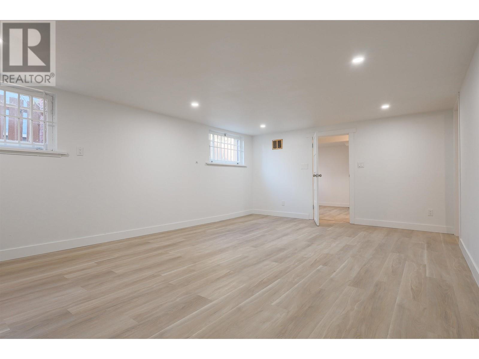 Listing Picture 23 of 40 : 1307 W 41ST AVENUE, Vancouver / 溫哥華 - 魯藝地產 Yvonne Lu Group - MLS Medallion Club Member