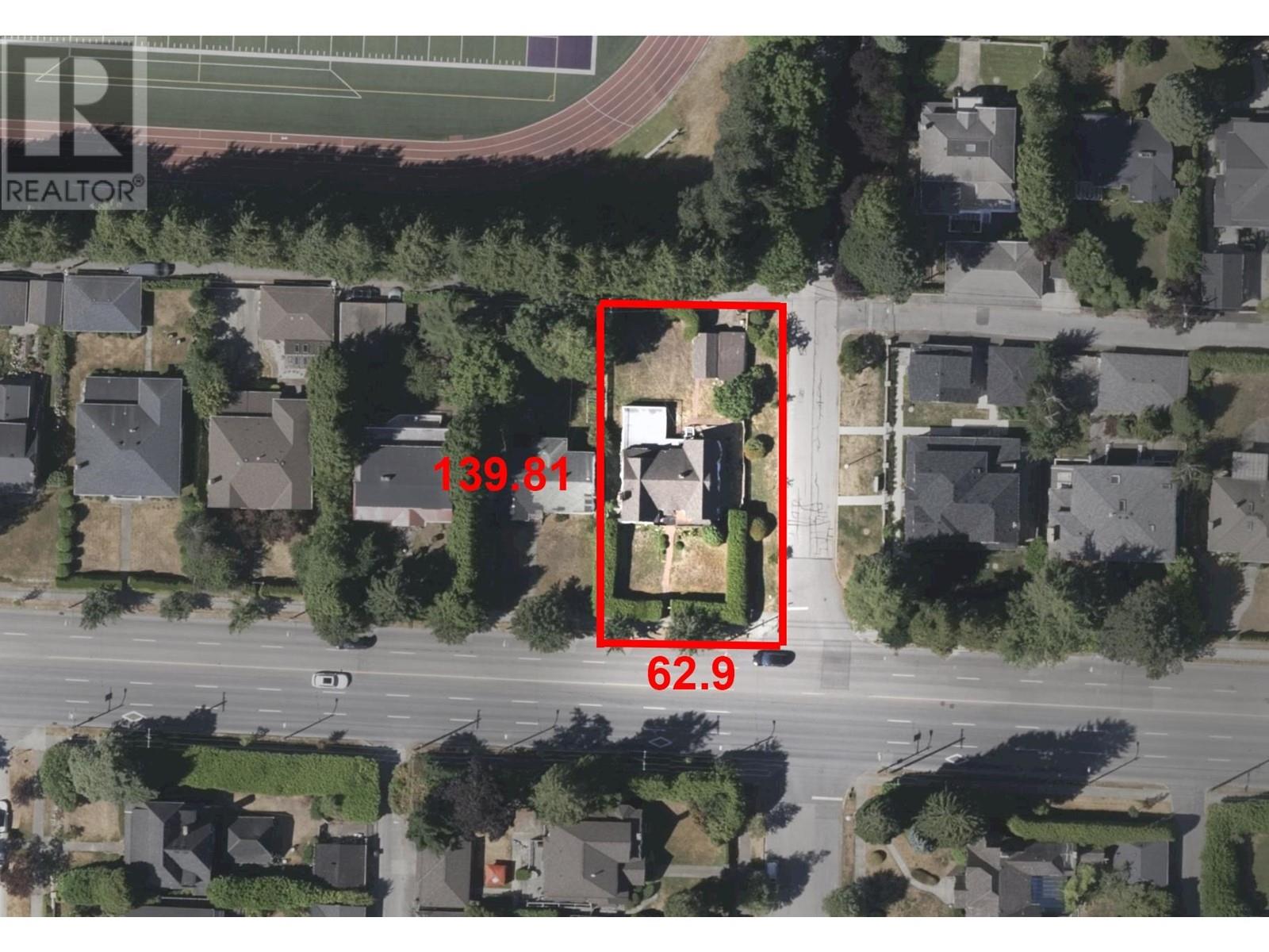 Listing Picture 32 of 40 : 1307 W 41ST AVENUE, Vancouver / 溫哥華 - 魯藝地產 Yvonne Lu Group - MLS Medallion Club Member