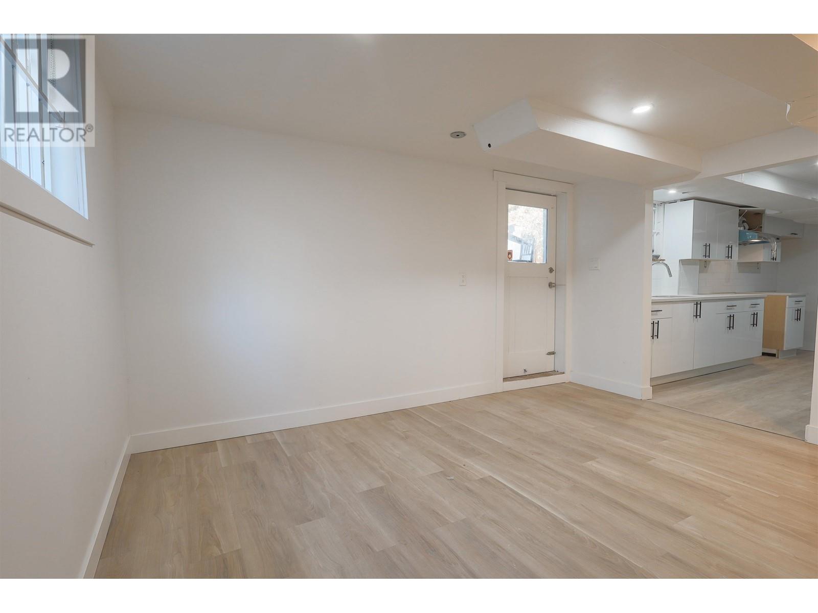 Listing Picture 20 of 40 : 1307 W 41ST AVENUE, Vancouver / 溫哥華 - 魯藝地產 Yvonne Lu Group - MLS Medallion Club Member