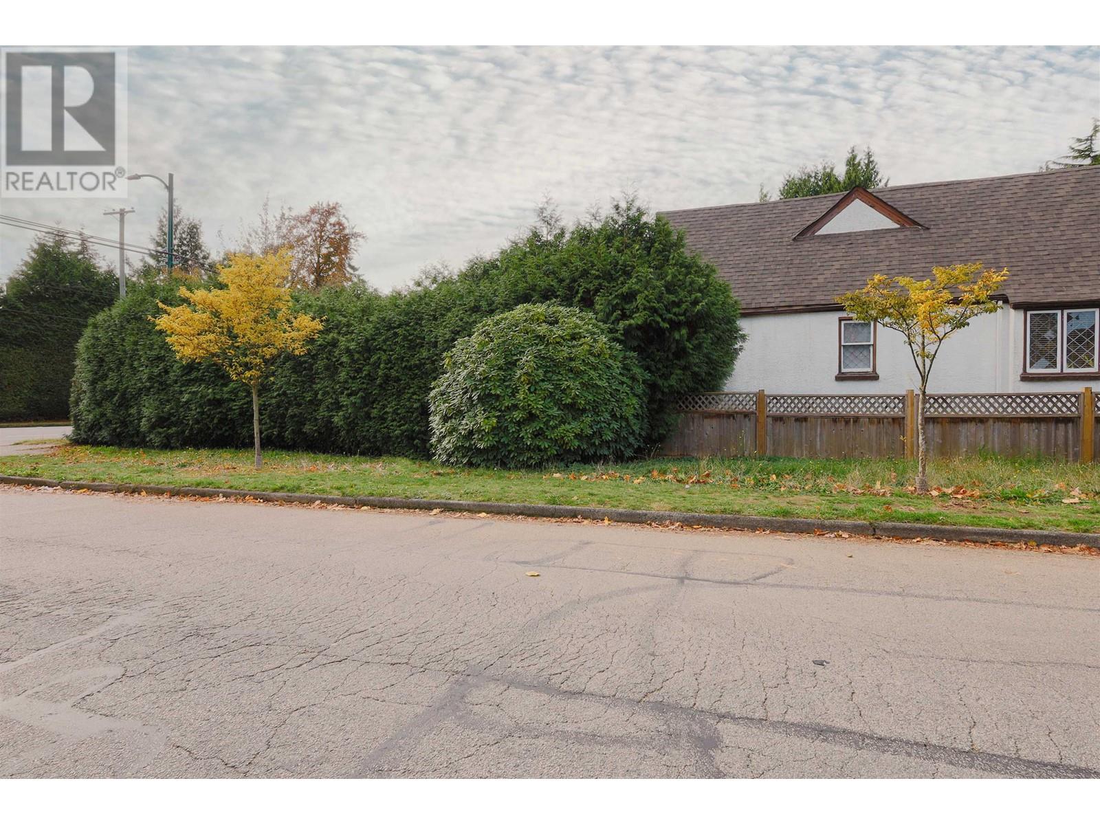 Listing Picture 33 of 40 : 1307 W 41ST AVENUE, Vancouver / 溫哥華 - 魯藝地產 Yvonne Lu Group - MLS Medallion Club Member