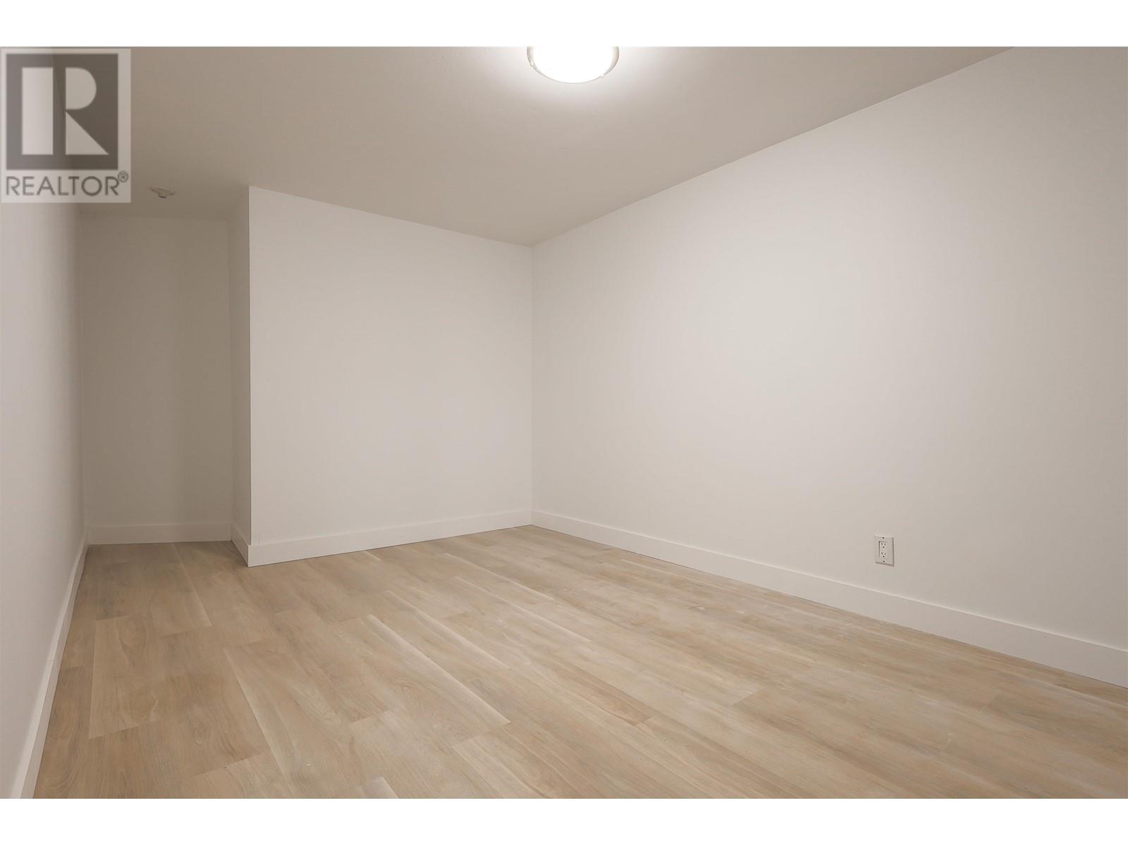 Listing Picture 27 of 40 : 1307 W 41ST AVENUE, Vancouver / 溫哥華 - 魯藝地產 Yvonne Lu Group - MLS Medallion Club Member