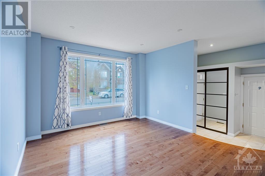 319 Chestermere Crescent, Ottawa, Ontario  K2G 7A8 - Photo 6 - X9519108