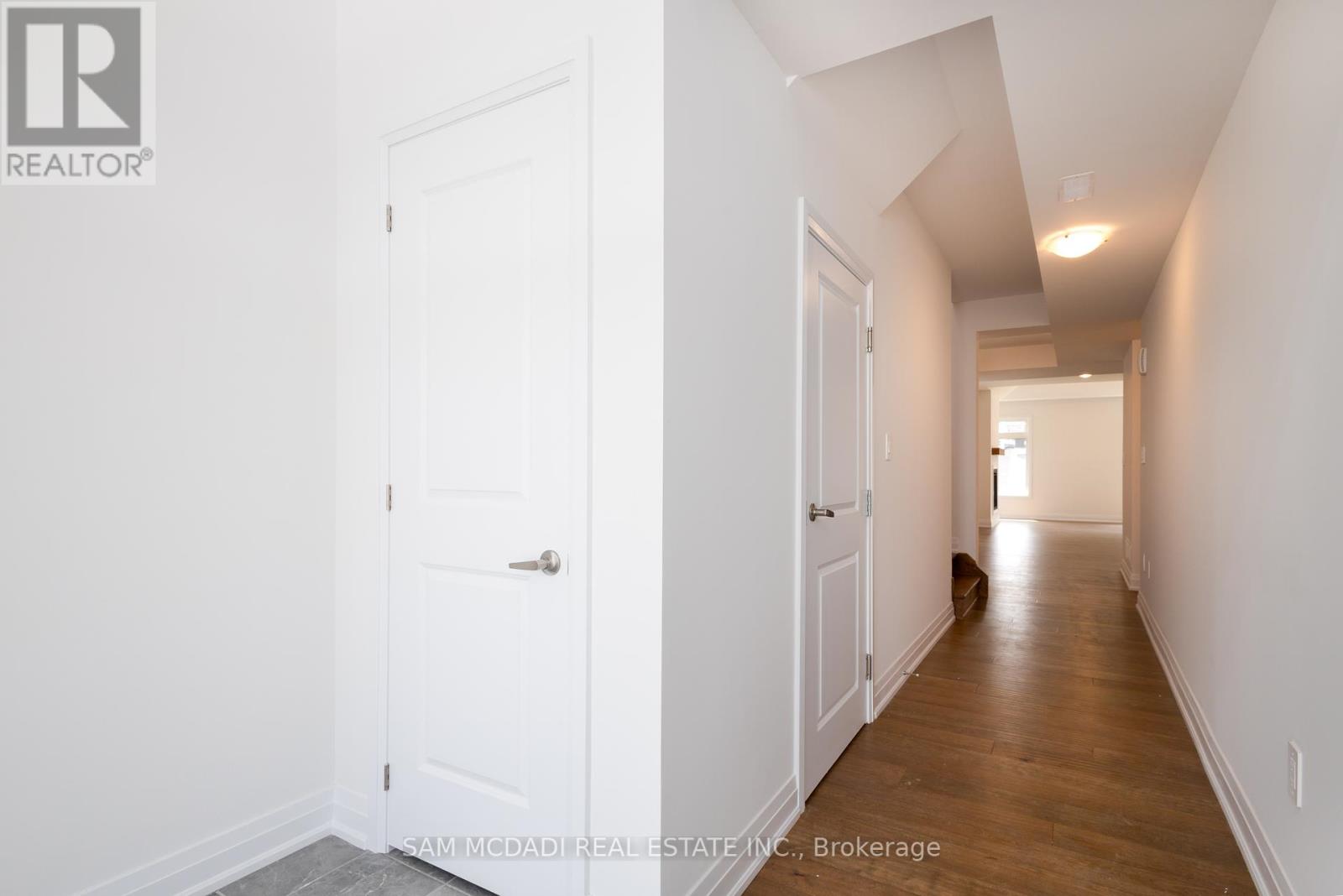 Upper - 114 Franklin Trail, Barrie, Ontario  L9J 0J3 - Photo 4 - S10413119