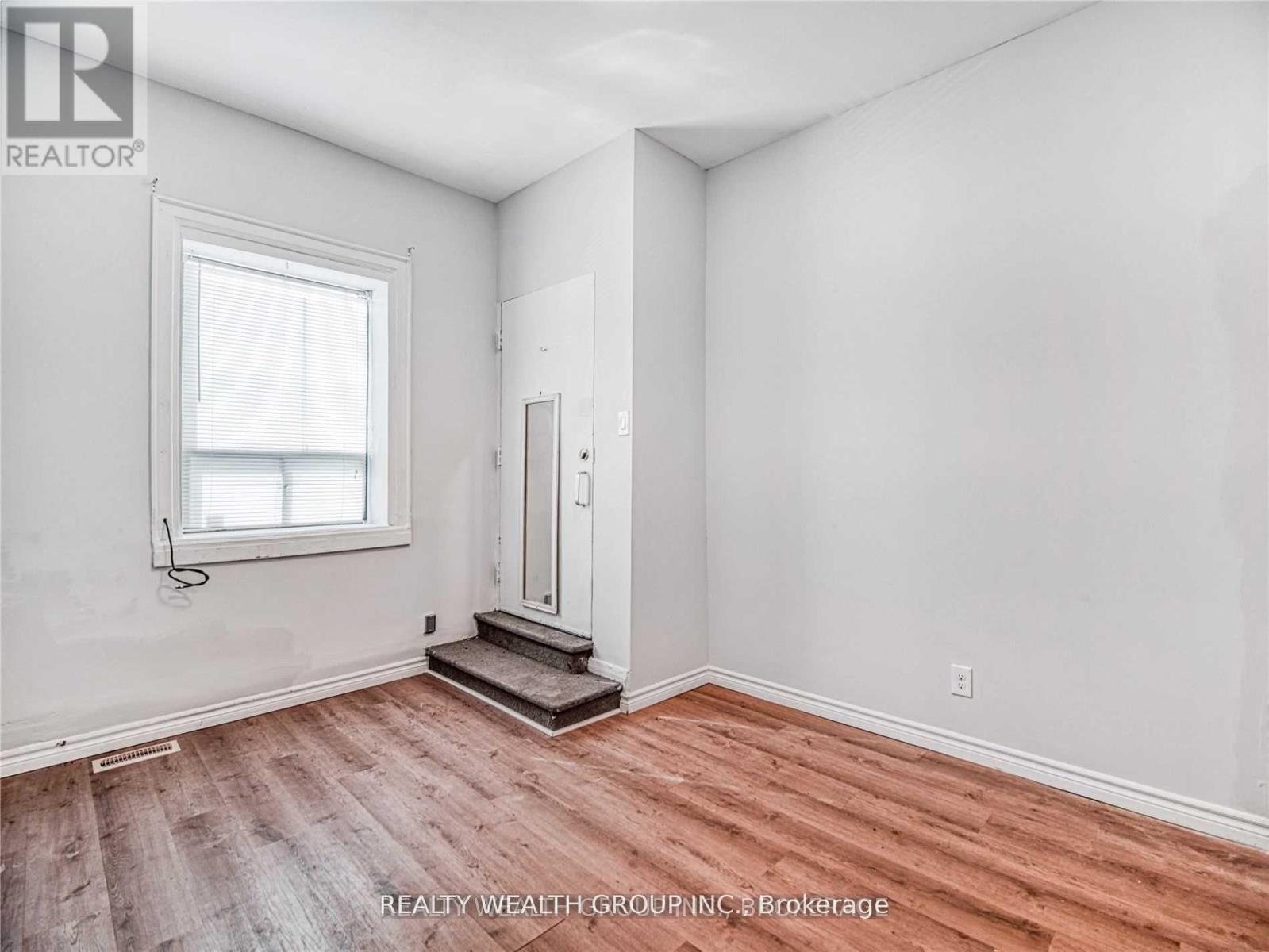 Unit B - 185 Eglinton Avenue W, Toronto, Ontario  M4R 1A8 - Photo 6 - C10413204