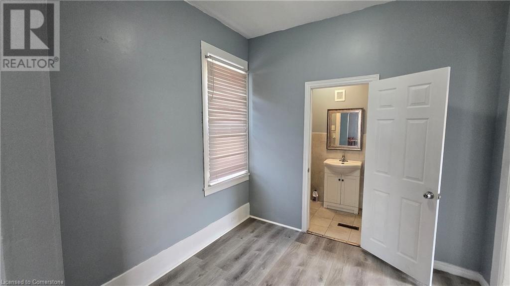 39 Bridgeport Road E, Waterloo, Ontario  N2J 2J4 - Photo 4 - 40663717
