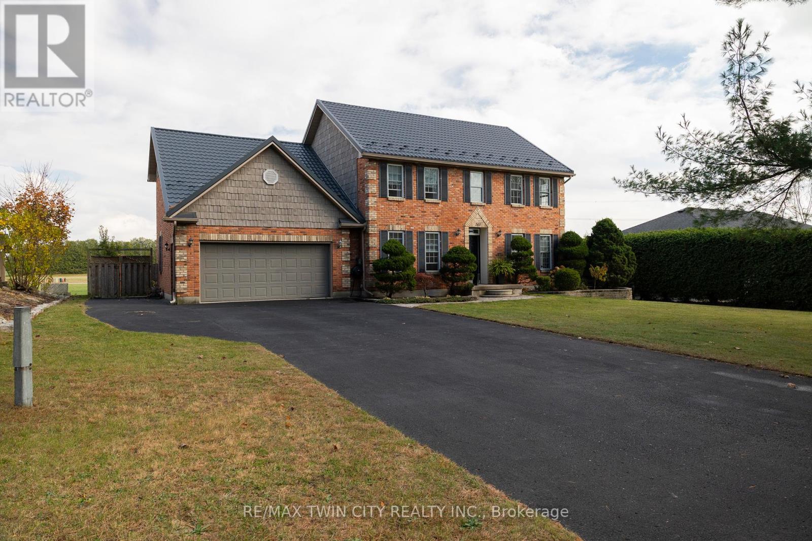 Property at 145 JOHN STREET S image 3