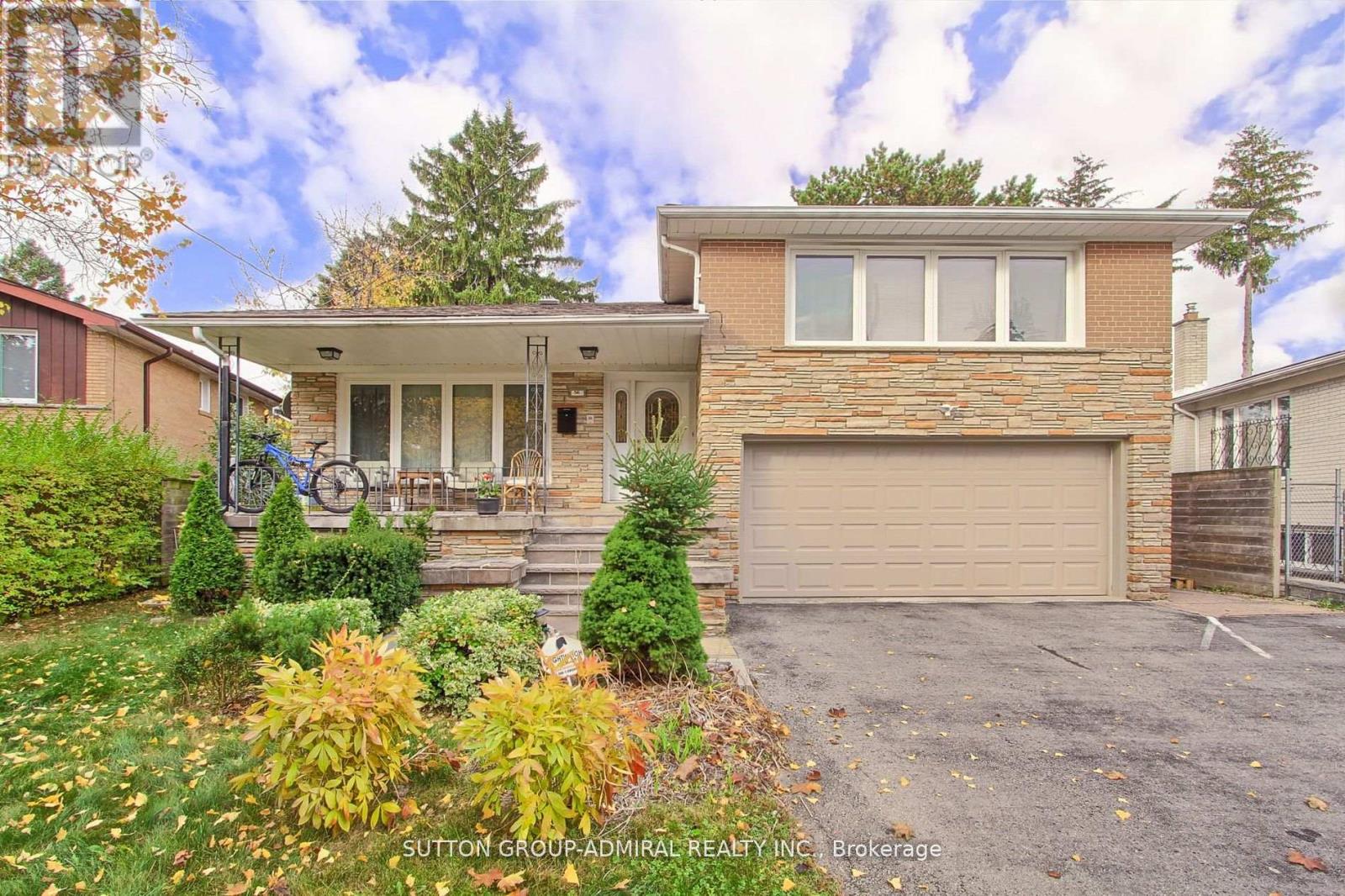 56 ROBINGROVE ROAD, toronto (westminster-branson), Ontario