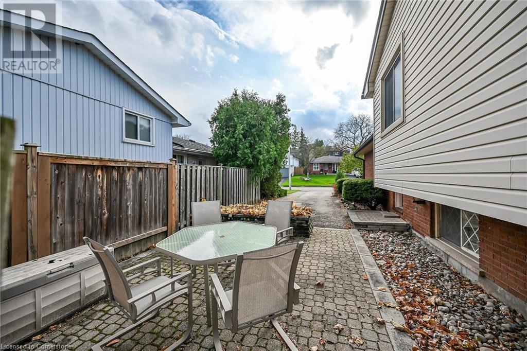 54 Little John Road, Dundas, Ontario  L9H 4G7 - Photo 34 - 40675218