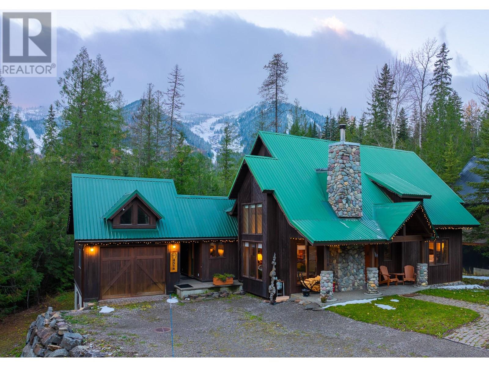 4516 Timberline Crescent, Fernie, British Columbia  V0B 1M6 - Photo 2 - 2476301