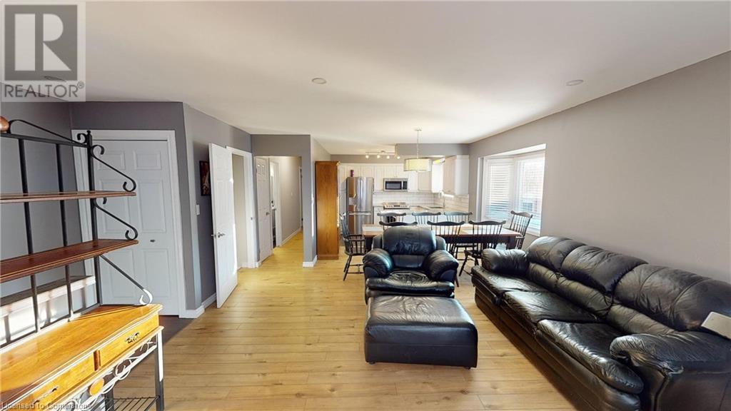 6436 Armstrong Drive, Niagara Falls, Ontario  L2H 2M1 - Photo 6 - 40674892