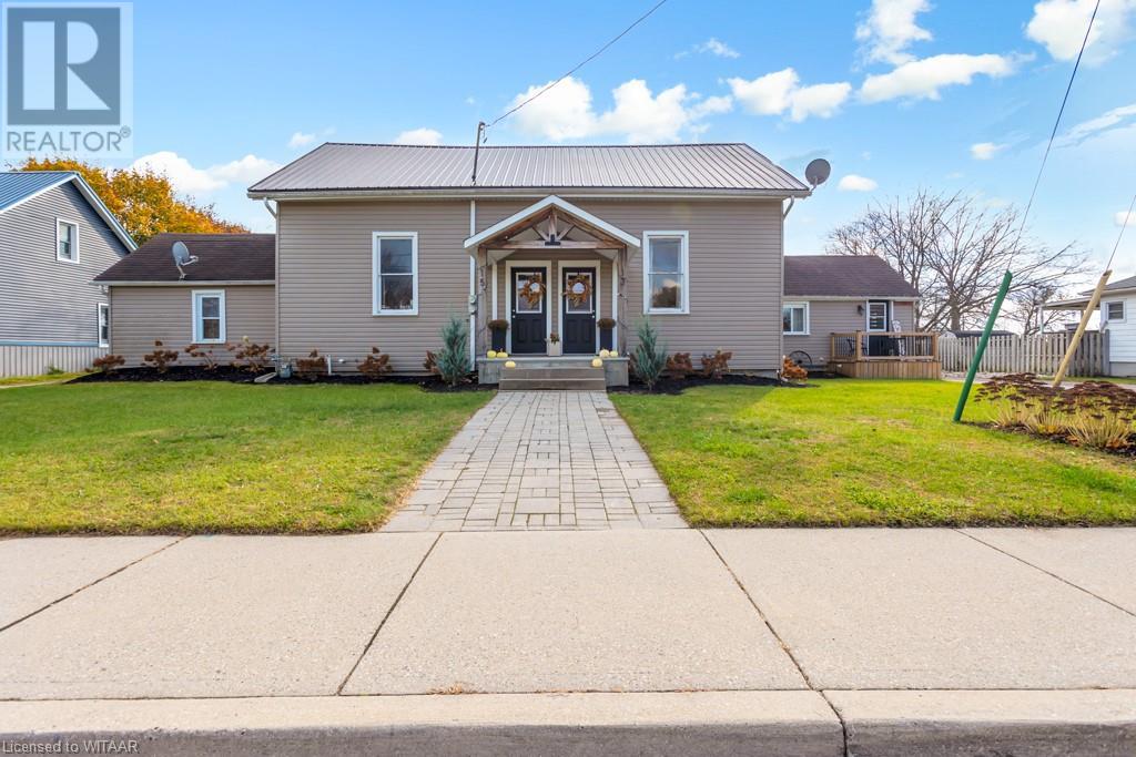 13 - 15 BARKER Street, Tillsonburg, Ontario
