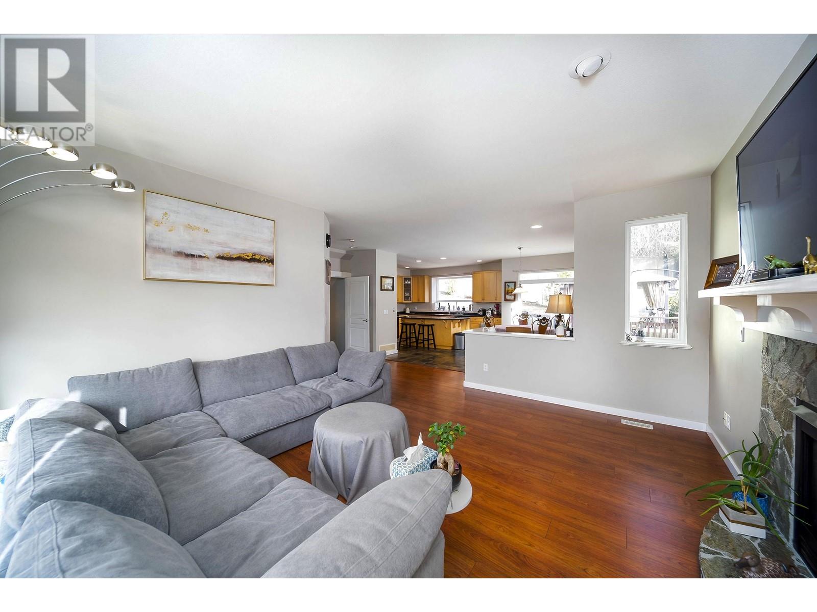 18 Birchwood Crescent, Port Moody, British Columbia  V3H 5H7 - Photo 5 - R2942721