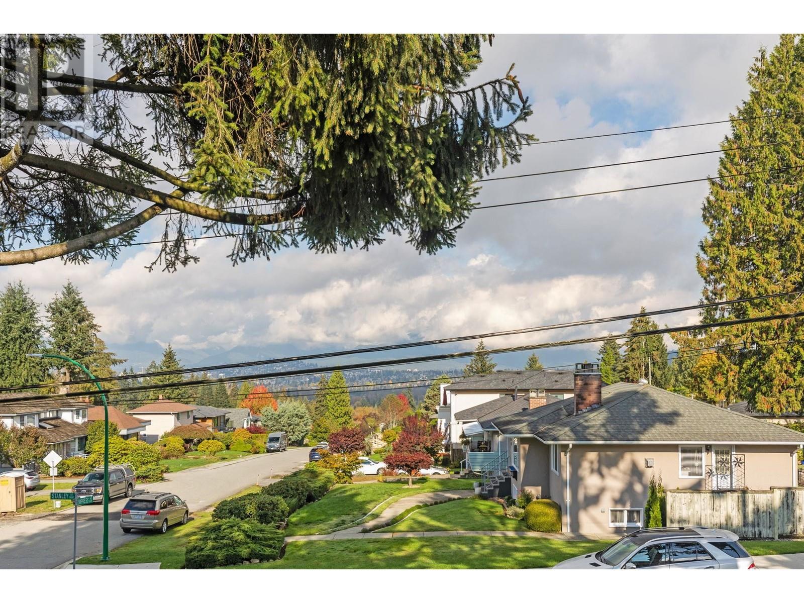 Property at 6660-6662 STANLEY STREET image 2