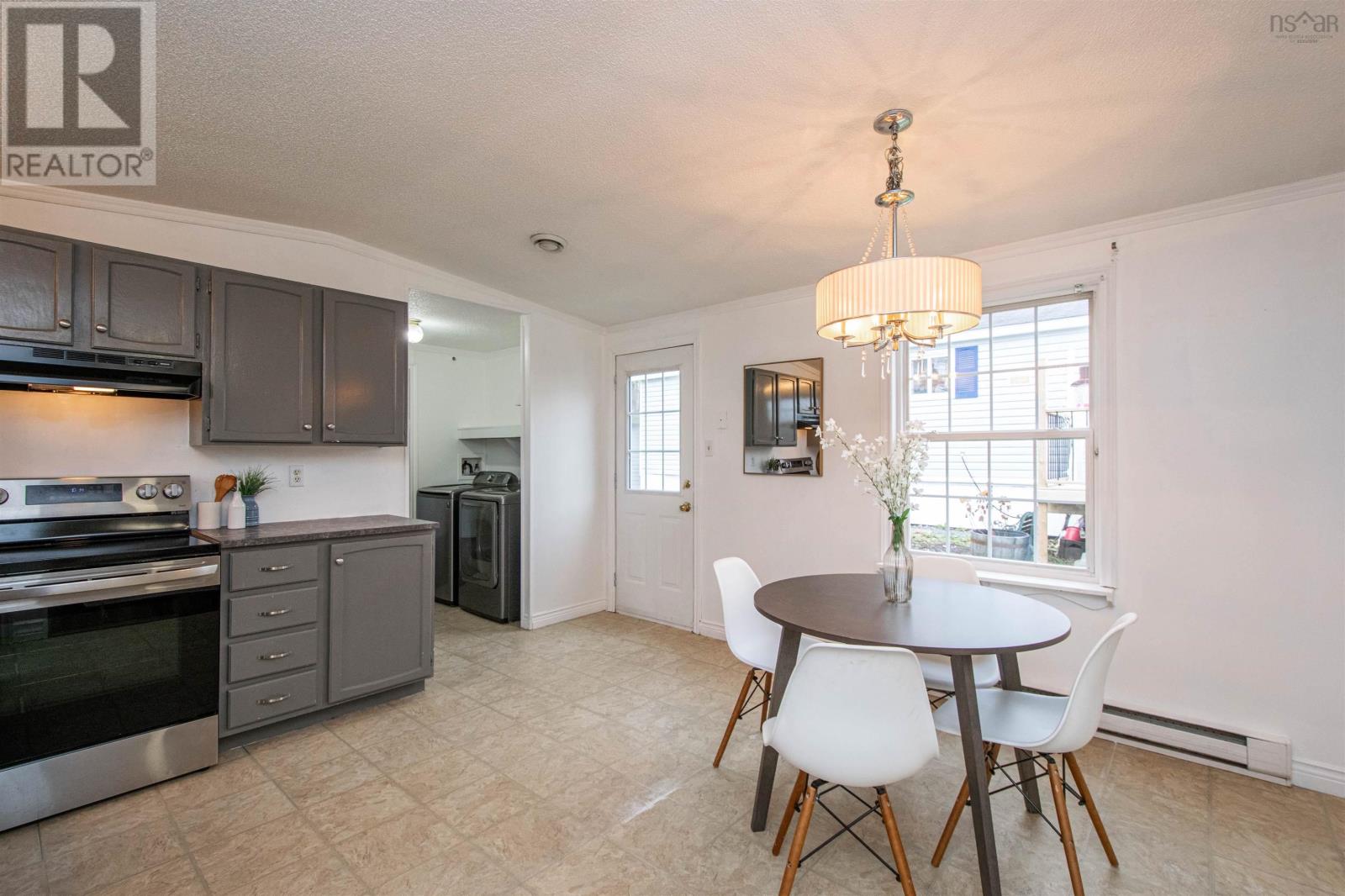 27 Stanley Street, Sackville, Nova Scotia  B3E 1E7 - Photo 8 - 202426276