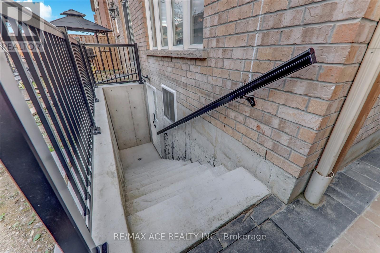 Bsmt - 20 Whitlock Crescent, Ajax, Ontario  L1Z 2B2 - Photo 3 - E10413683