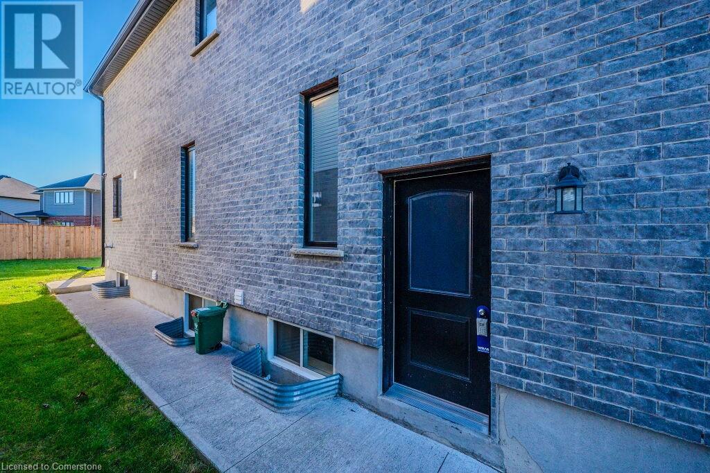 286 Carriage Way Unit# B, Waterloo, Ontario  N2K 1S7 - Photo 3 - 40674718