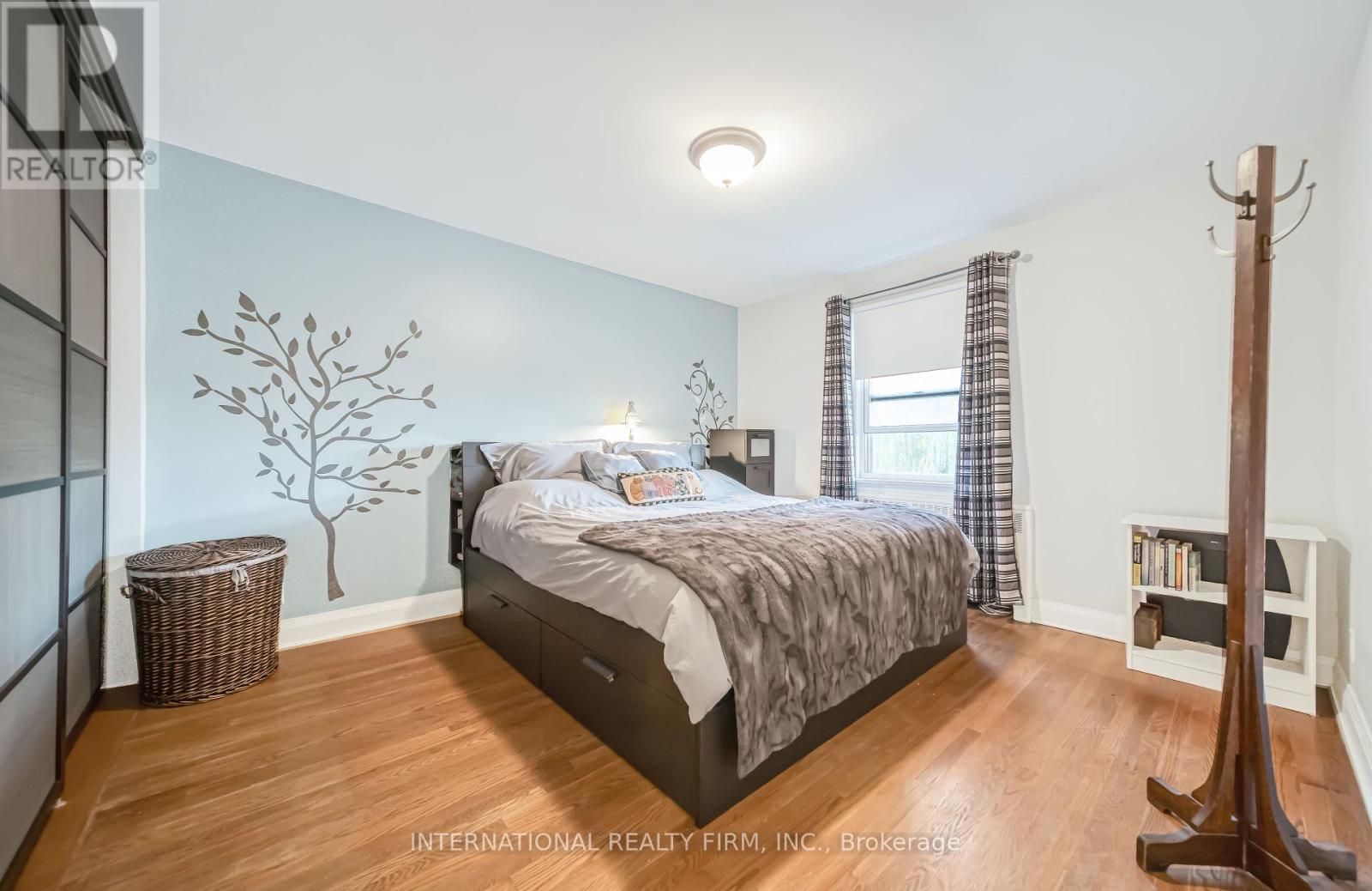 69 Beechborough Avenue, Toronto, Ontario  M6M 1Z6 - Photo 25 - W10413667