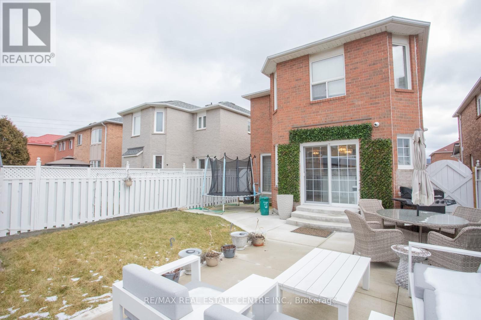 835 Stonebridge Avenue, Mississauga, Ontario  L5V 2L1 - Photo 40 - W10413868