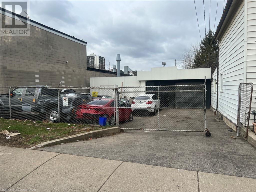 243 Mary Street, Hamilton, Ontario  L8L 4W2 - Photo 3 - 40675345