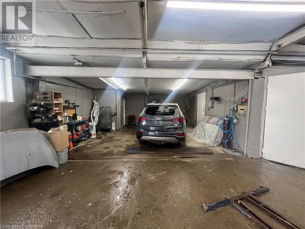 243 Mary Street, Hamilton, Ontario  L8L 4W2 - Photo 5 - 40675345