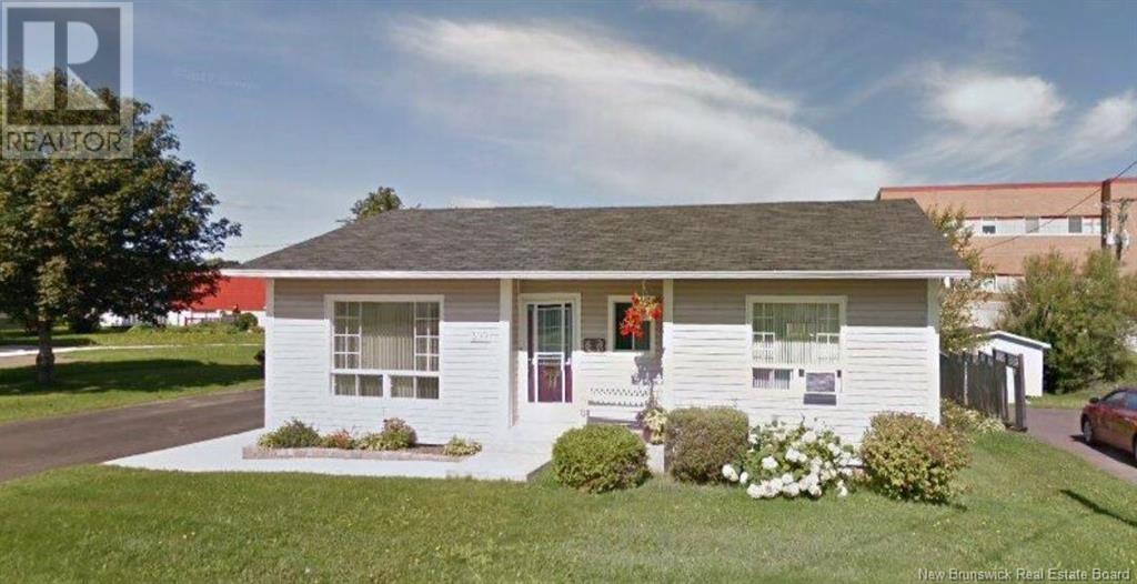 399 Rue Arseneau, Tracadie, New Brunswick  E1X 1B3 - Photo 1 - NB109069