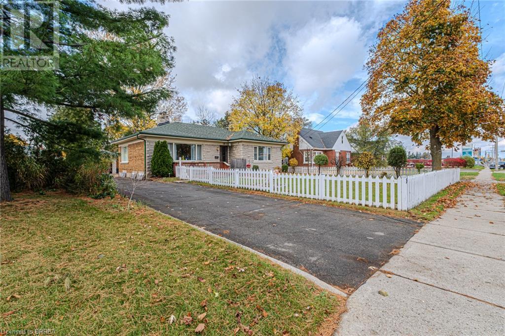 19 King George Road, Brantford, Ontario  N3R 5J8 - Photo 2 - 40673697